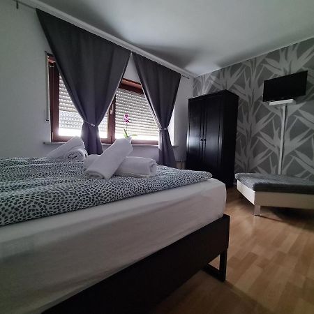 Ferienwohnung Schwetzingen Zewnętrze zdjęcie